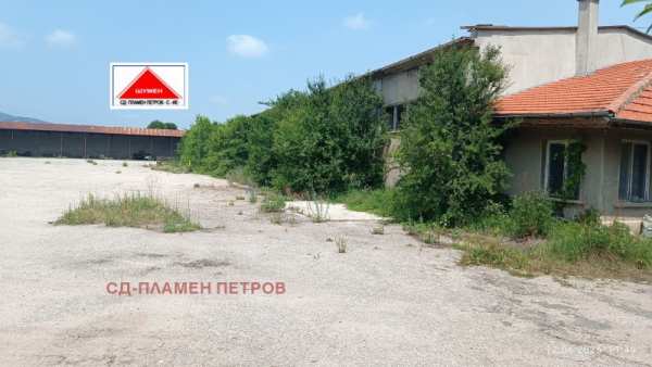 Продава склад, гр. шумен, промишлена зона
