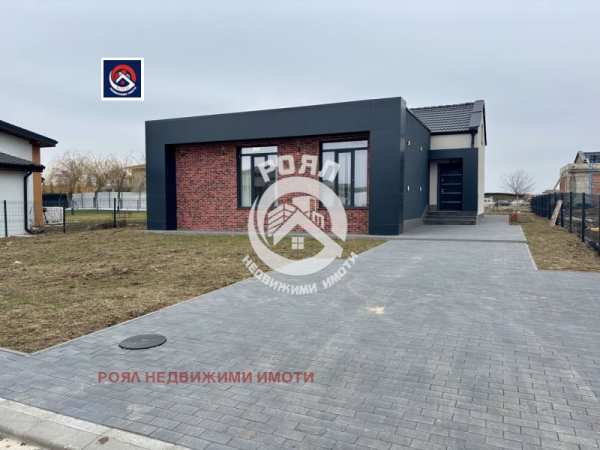Продава къща, с. радиново, област пловдив