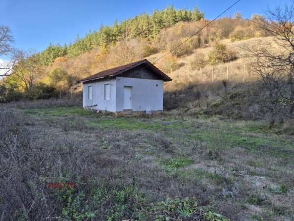Продава  къща с. Голема Раковица, област София
      48 кв.м