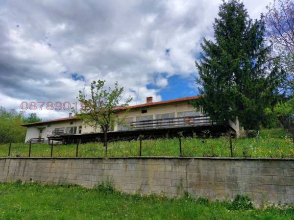 Продава вила, гр. троян, област ловеч