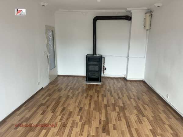 Продава 4-стаен, гр. кърджали, възрожденци