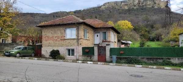 Продава къща, с. разделна, област варна