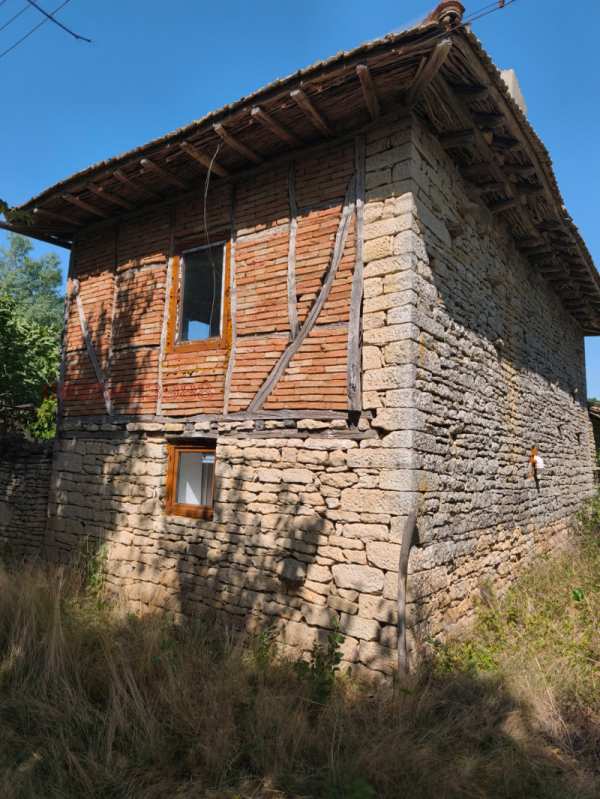 Продава къща, гр. нови пазар, област шумен