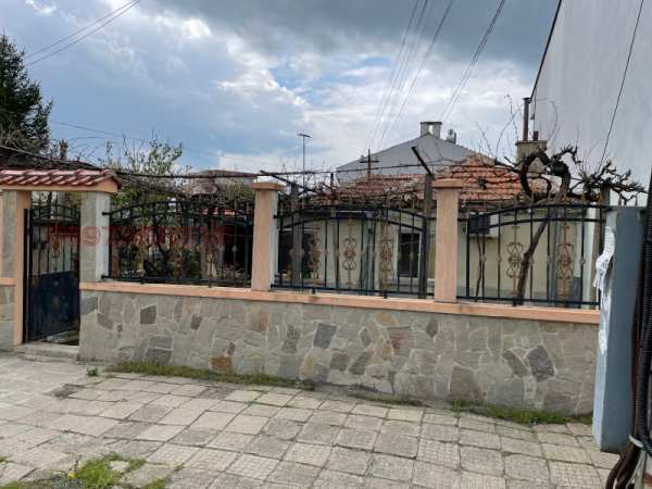 Продава  къща град Ямбол, Аврен
      65 кв.м