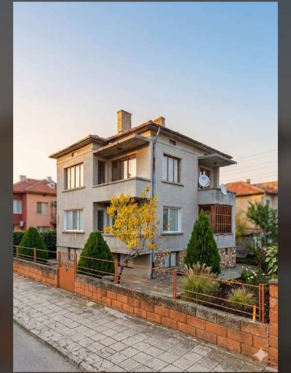 Продава къща, гр. каварна, област добрич