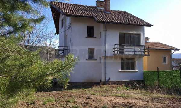 Продава къща, гр. годеч, област софия област