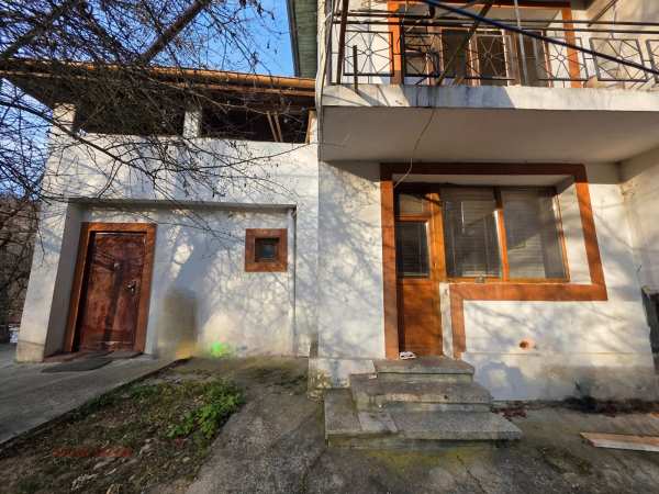 Продава къща, гр. троян, област ловеч