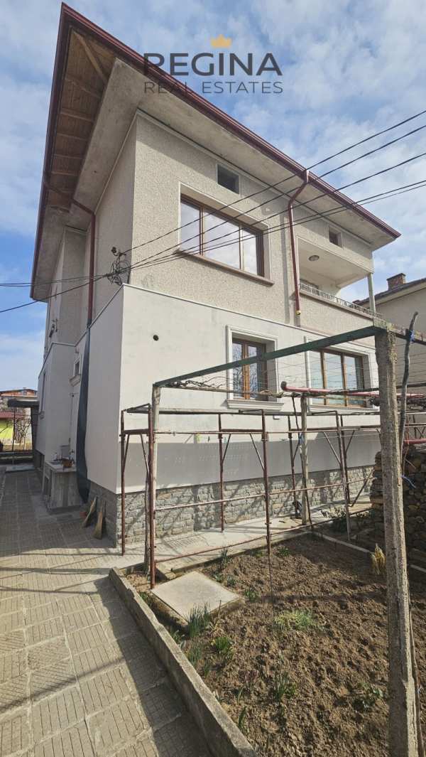 Продава етаж от къща, гр. хисаря, област пловдив