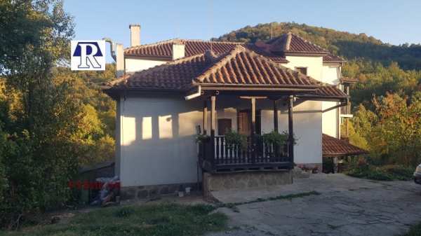 Продава бизнес имот, с. орешак, област ловеч