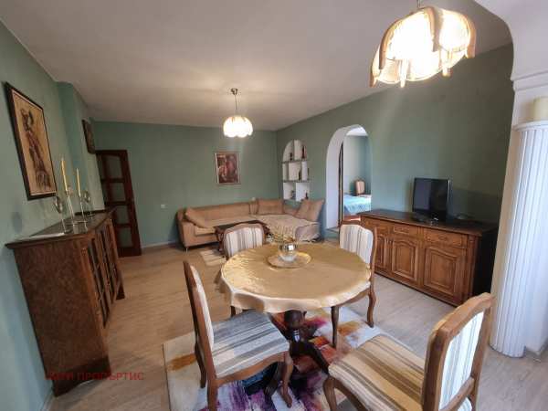 Продава мезонет, гр. благоевград, широк център