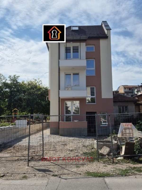 Продава 3-стаен, гр. враца, център