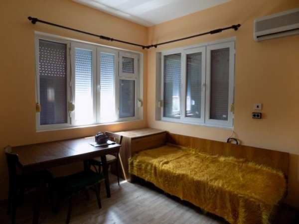 Продава етаж от къща, гр. кърджали, байкал