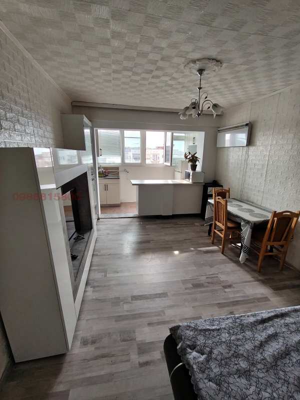 Продава 2-стаен, гр. дупница, област кюстендил