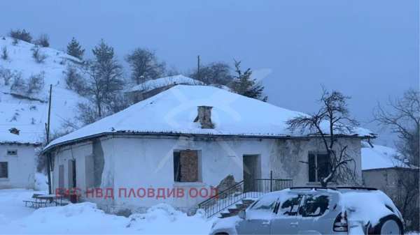 Продава къща, с. три могили, област пловдив