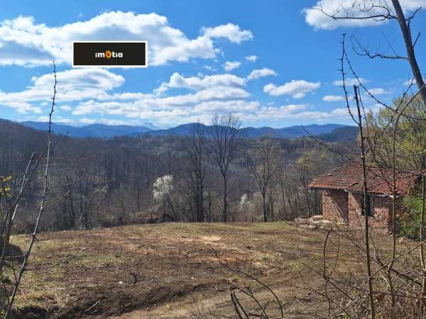 Продава парцел, гр. троян, област ловеч