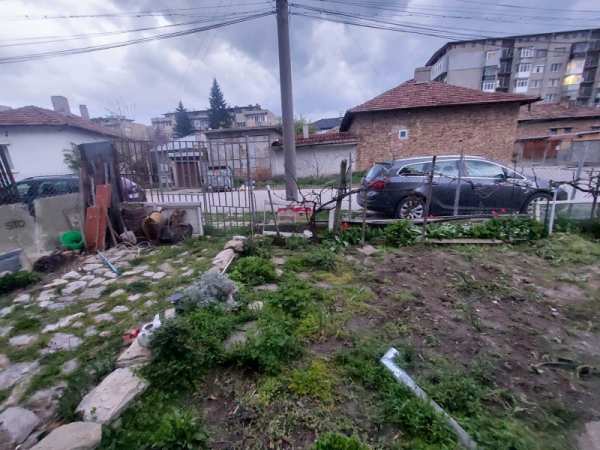 Продава етаж от къща, гр. търговище, център