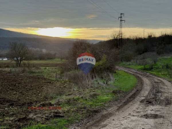 Продава парцел, с. църква, област добрич