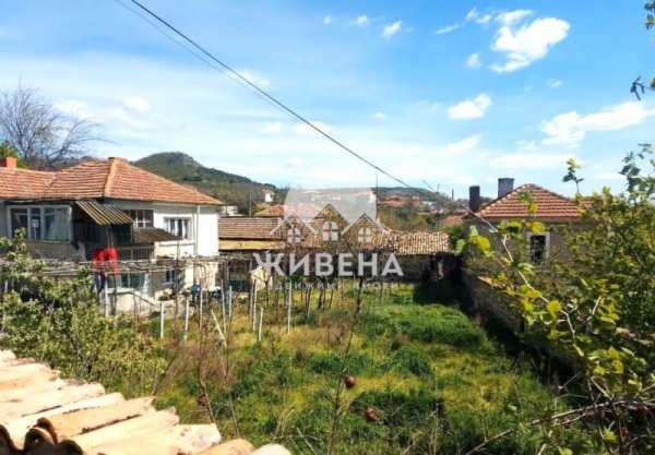Продава  къща гр. Девня, област Варна
      100 кв.м