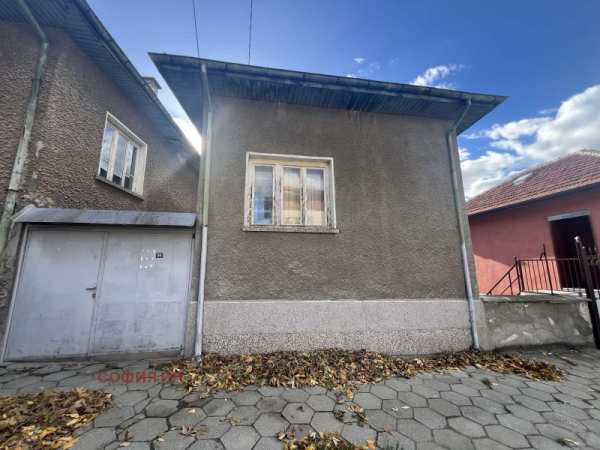 Продава къща, с. самораново, област кюстендил