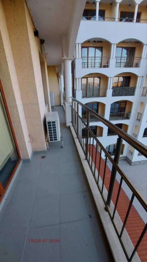 Продава  3-стаен гр. Обзор, област Бургас
      100 кв.м