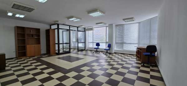 Продава  офис град Шумен, Пазара
      80 кв.м