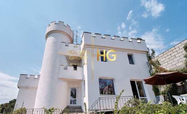 Продава  хотел град Варна, к.к. Златни пясъци
      350 кв.м