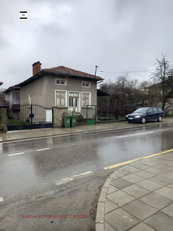 Продава къща, гр. априлци, област ловеч