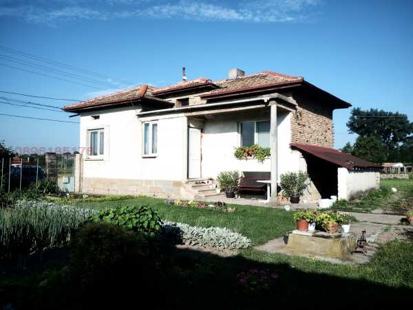 Продава къща, с. дибич, област шумен