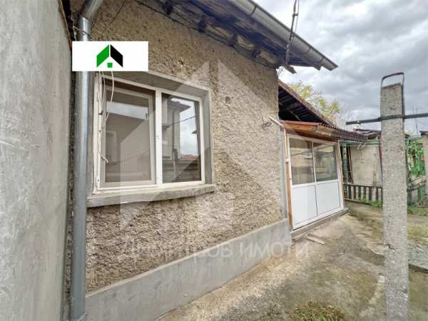 Продава  къща гр. Нови пазар, област Шумен
      50 кв.м
