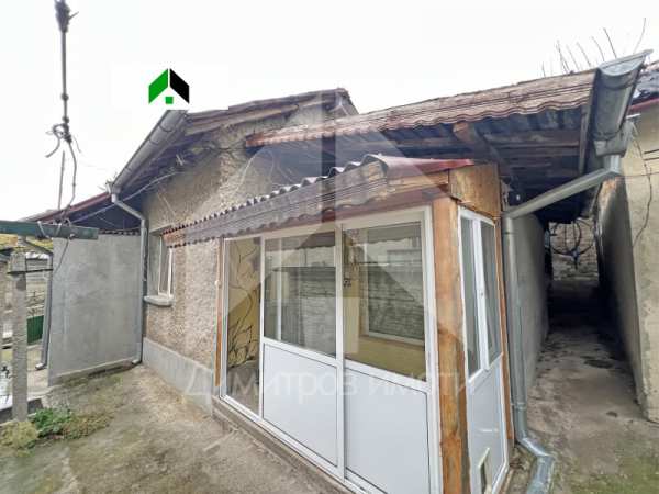 Продава къща, гр. нови пазар, област шумен