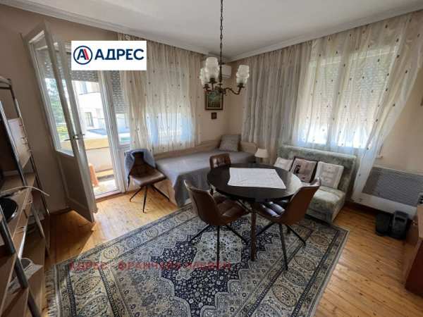 Продава 3-стаен, гр. ловеч, център