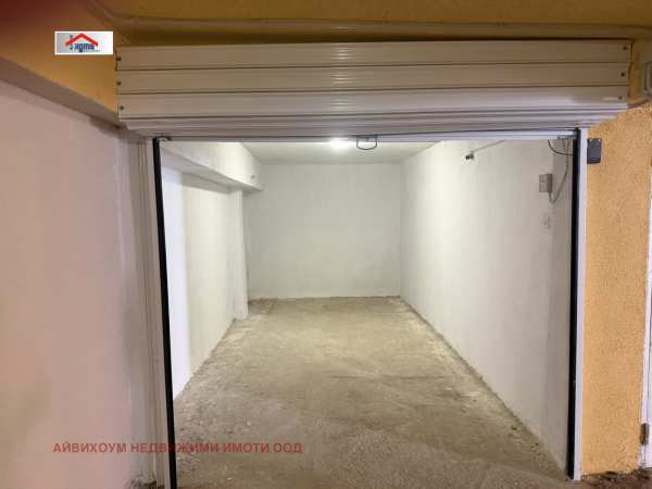 Продава гараж, паркомясто, гр. плевен, широк център