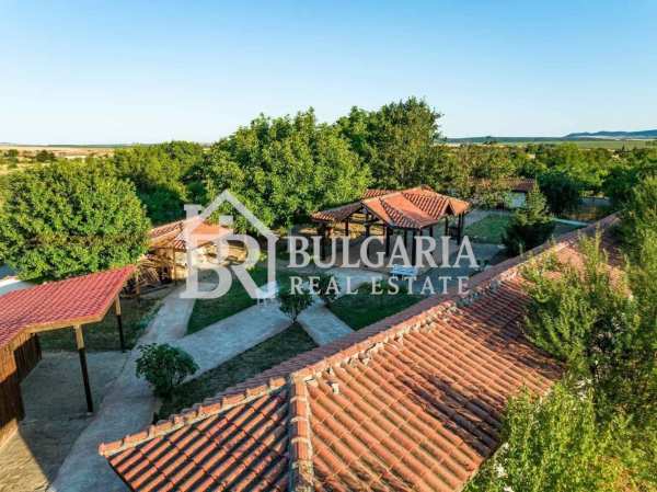 Продава хотел, с. гюльовца, област бургас