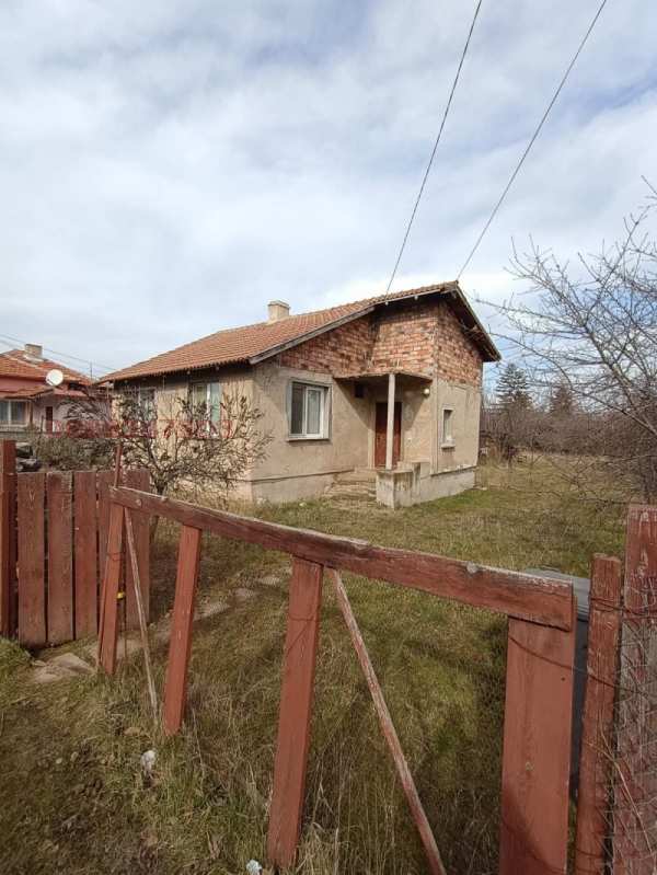 Продава къща, с. петърч, област софия област