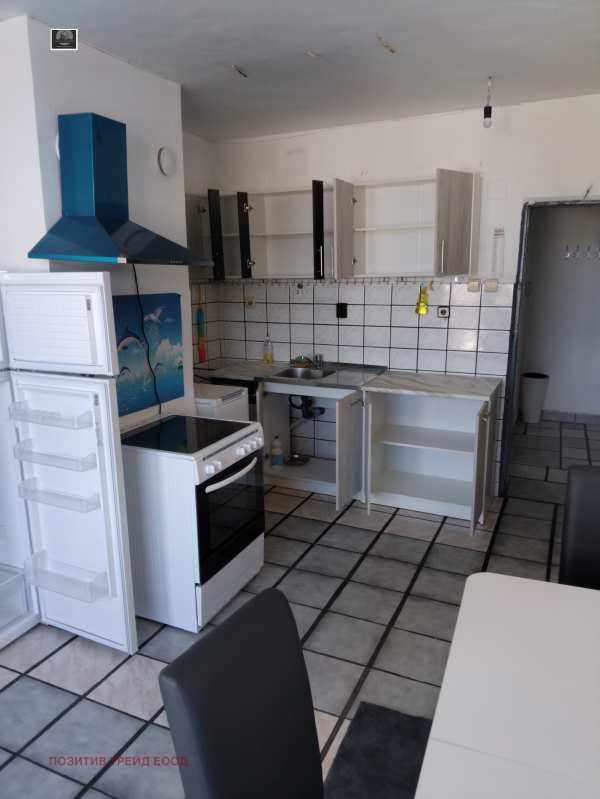 Дава под наем 2-стаен, гр. дупница, област кюстендил