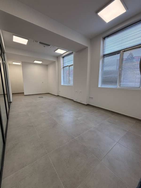 Дава под наем офис, гр. перник, център