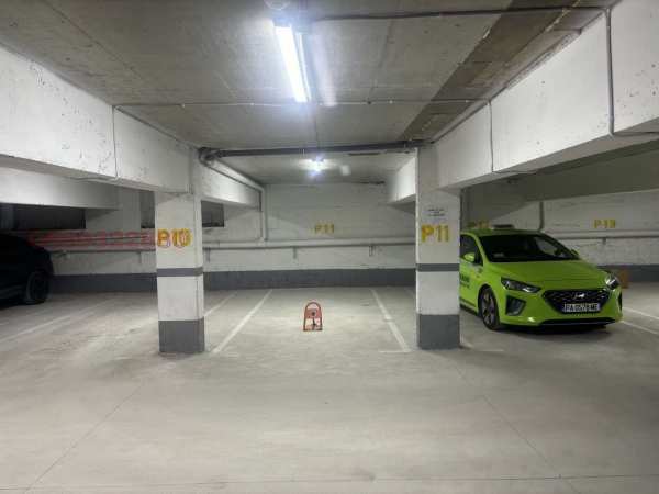 Дава под наем гараж, паркомясто, гр. пазарджик, център