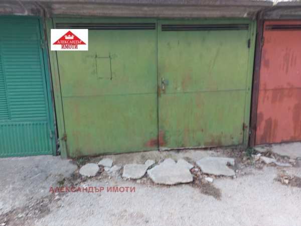 Дава под наем гараж, паркомясто, гр. ловеч, младост