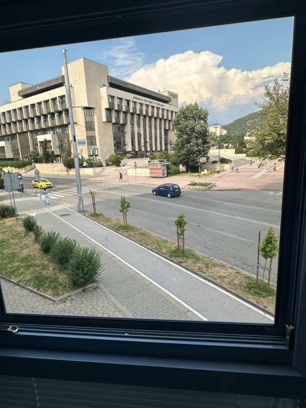 Дава под наем офис, гр. благоевград, широк център