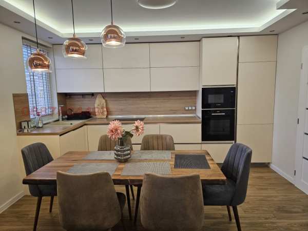 Дава под наем 2-стаен, гр. сливен, център