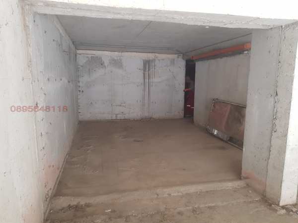 Дава под наем гараж, паркомясто, гр. бургас, област бургас