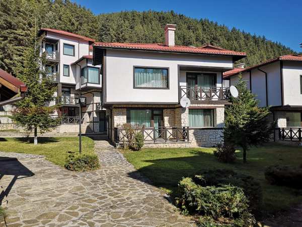 Дава под наем вила, с. говедарци, област софия област