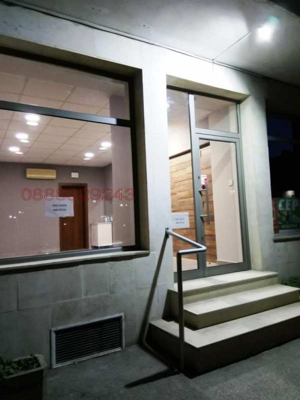 Дава под наем  магазин град Враца, Център
      45 кв.м