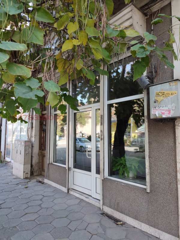 Дава под наем магазин, гр. пазарджик, център