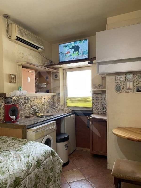 Дава под наем ателие, таван, гр. бургас, център