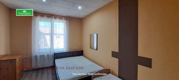 Дава под наем 2-стаен, гр. перник, център