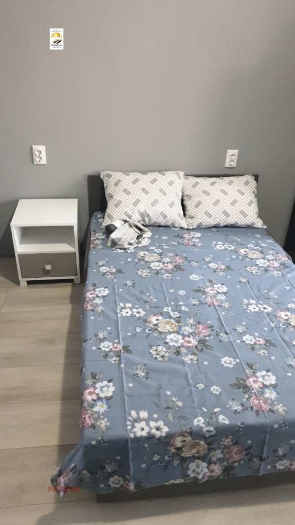 Дава под наем  ателие, таван град Русе, Център
      25 кв.м