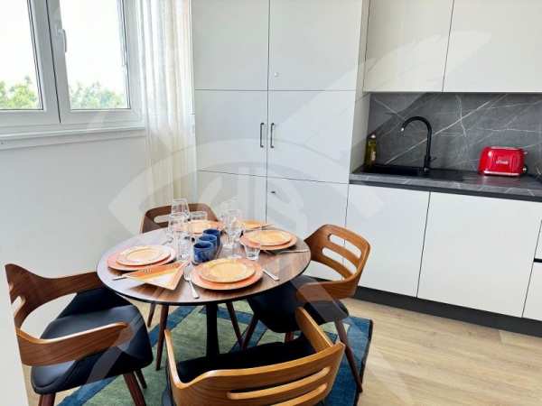 Дава под наем 1-стаен, гр. бургас, център