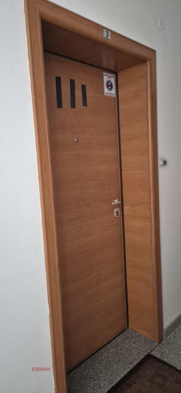 Дава под наем офис, гр. русе, център