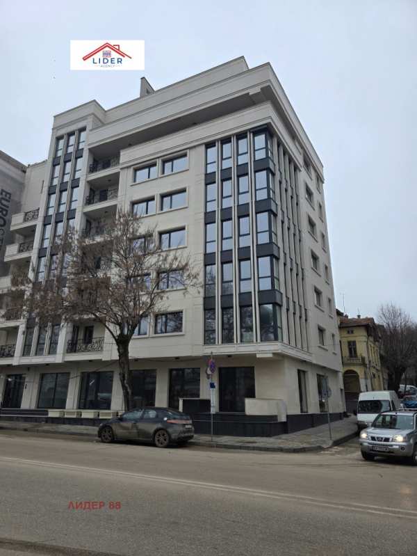 Дава под наем офис, гр. плевен, идеален център